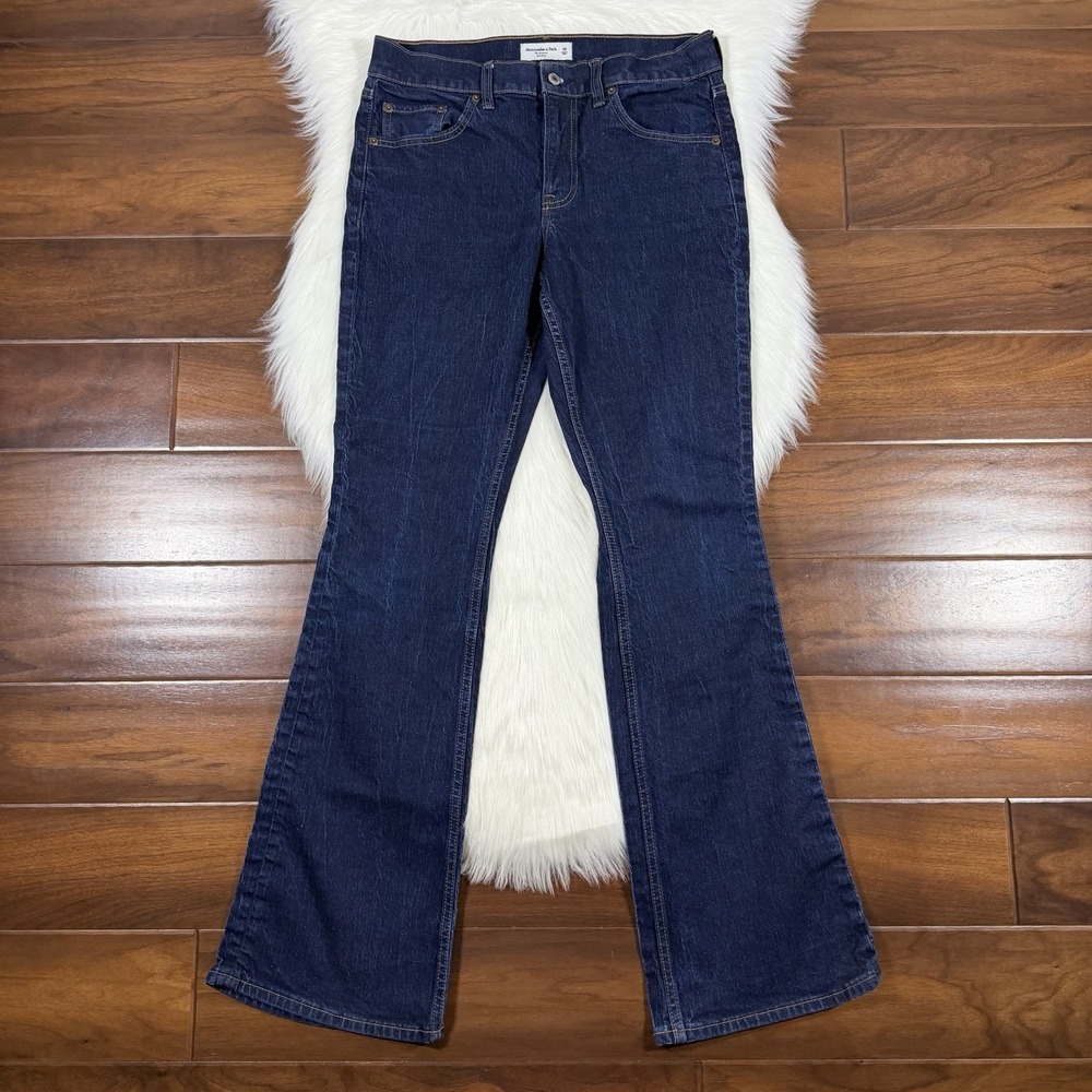 Abercrombie & Fitch Women's Size 30 Dark Wash‎ Mid Rise The Bootcut Denim Jeans